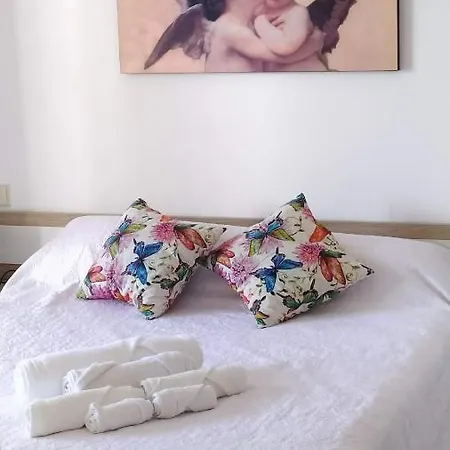 Edificio Naranjos * אסטפונה
